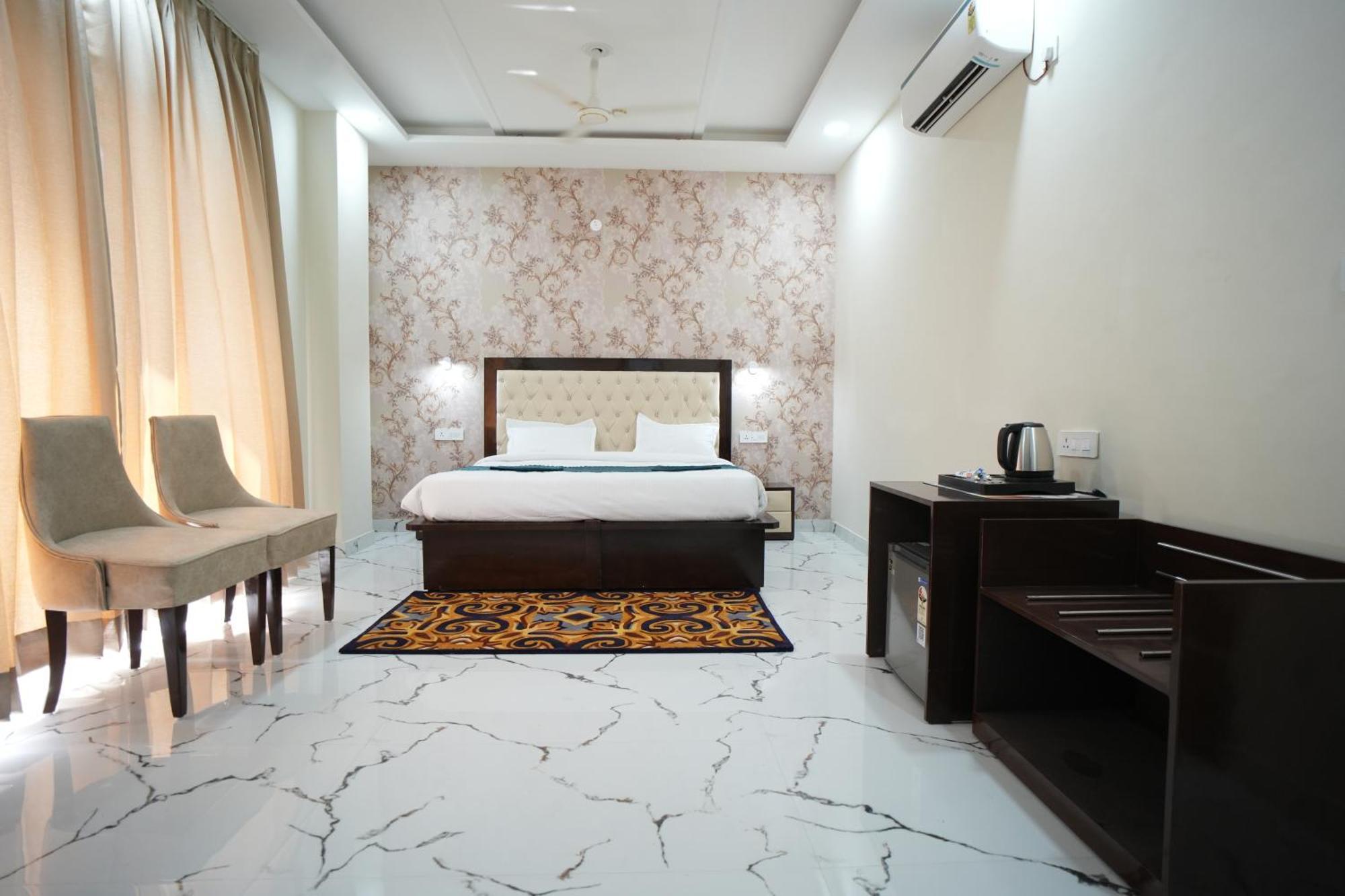 Hotel Seven Star Durg Buitenkant foto